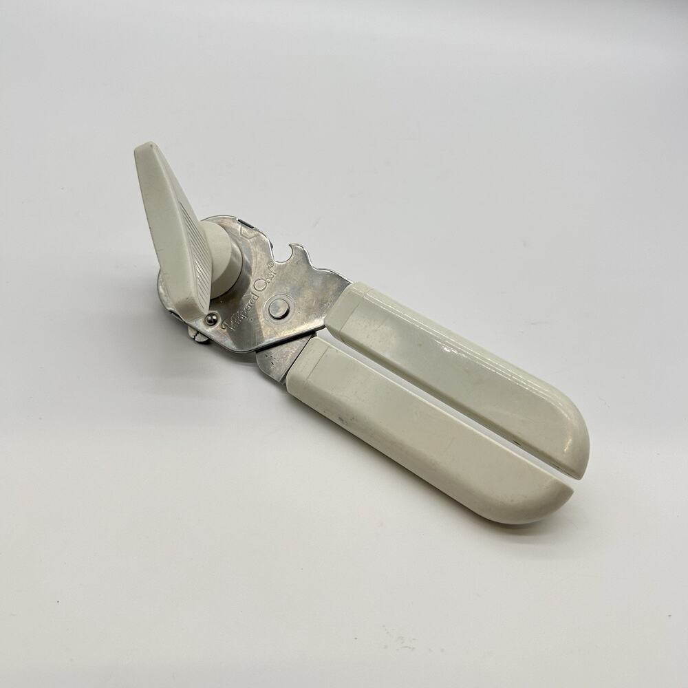 The Pampered Chef White Handheld Manual Can Opener Retired Gadget Flaws